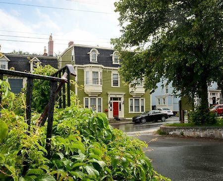 The Elizabeth Manor Guesthouse Saint-Jean de Terre-Neuve Extérieur photo