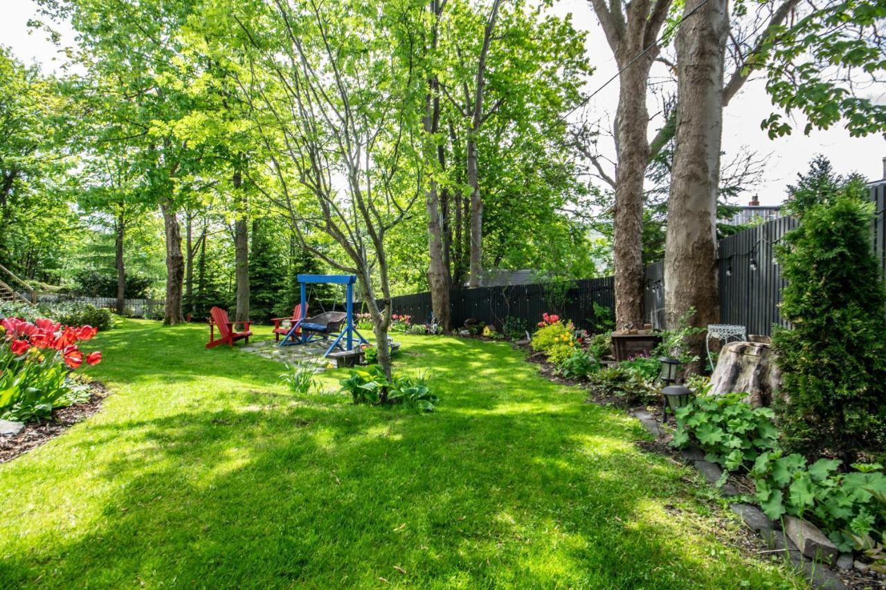 The Elizabeth Manor Guesthouse Saint-Jean de Terre-Neuve Extérieur photo