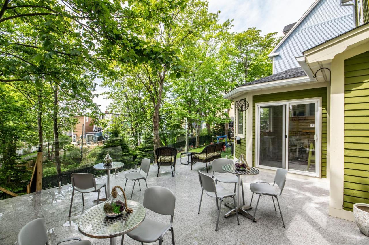 The Elizabeth Manor Guesthouse Saint-Jean de Terre-Neuve Extérieur photo