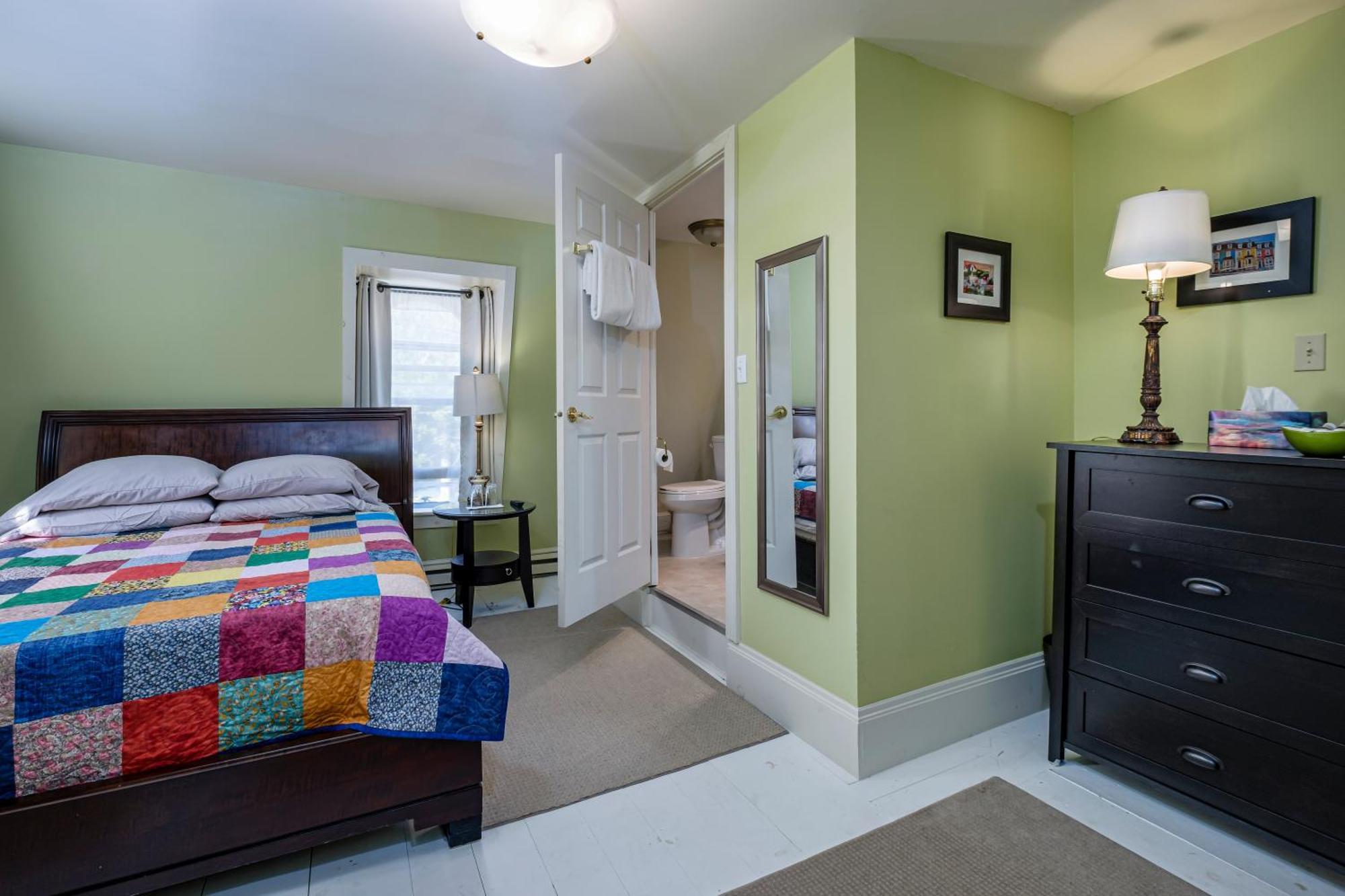 The Elizabeth Manor Guesthouse Saint-Jean de Terre-Neuve Extérieur photo