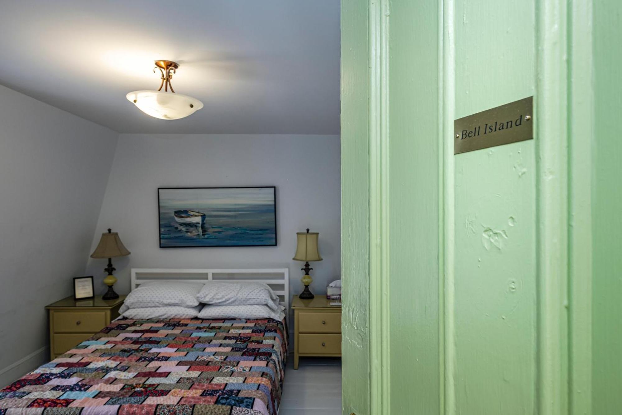 The Elizabeth Manor Guesthouse Saint-Jean de Terre-Neuve Extérieur photo