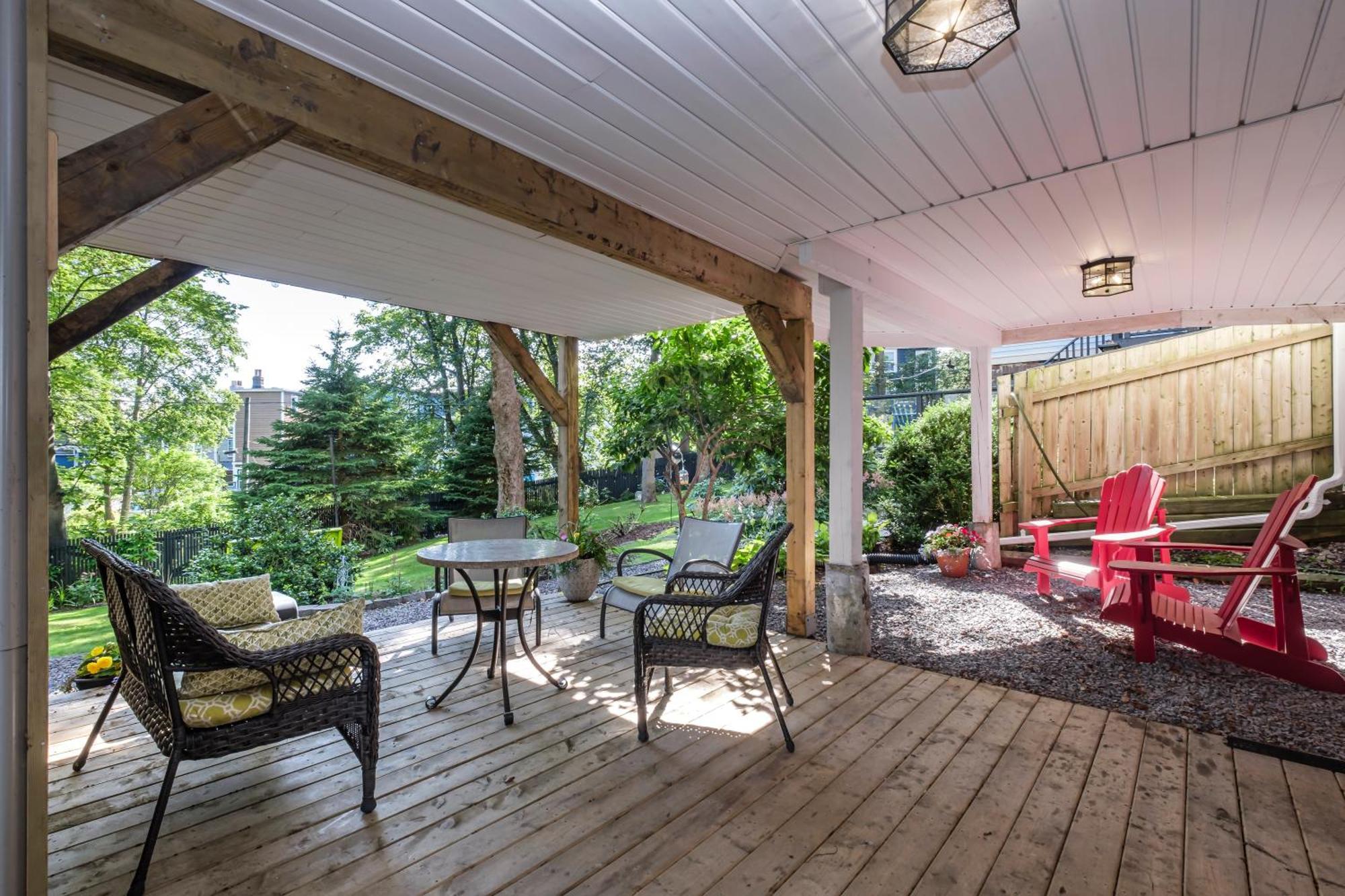 The Elizabeth Manor Guesthouse Saint-Jean de Terre-Neuve Extérieur photo