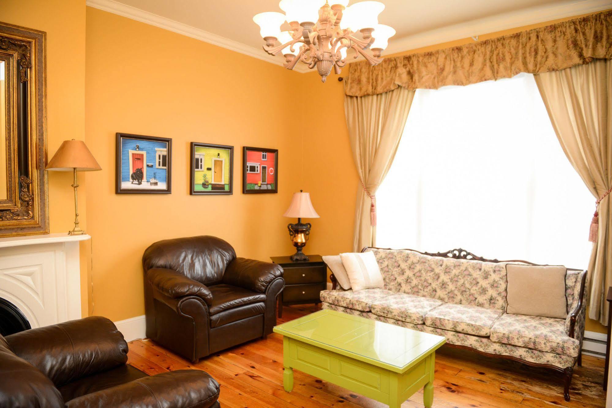 The Elizabeth Manor Guesthouse Saint-Jean de Terre-Neuve Extérieur photo